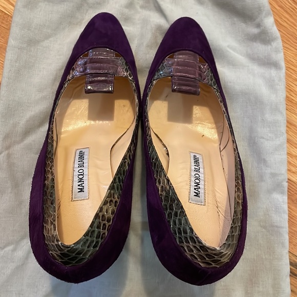 Manolo Blahnik Purple Velvet Heels - Picture 8 of 10
